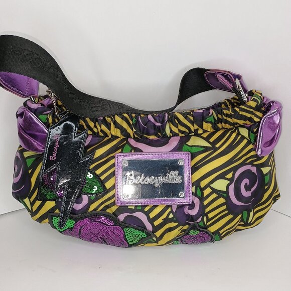 Betsey Johnson Handbags - EUC Betsey Johnson Betseyville Shoulder Handbag